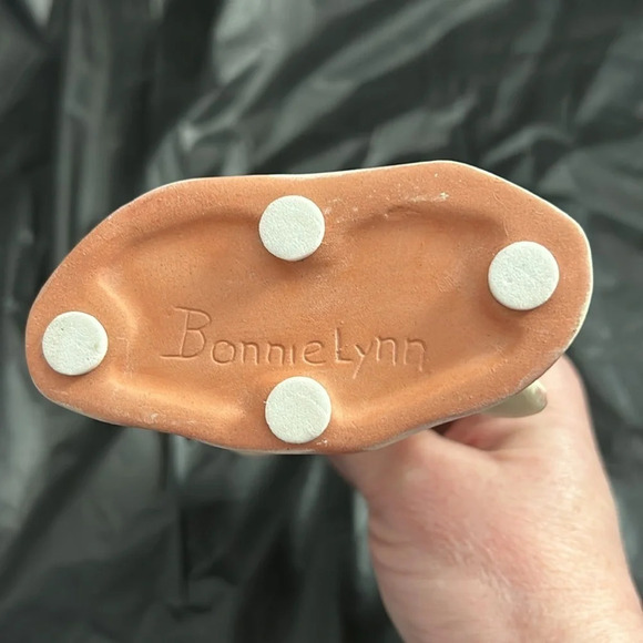 Bonnie Lynn “Peace in the Meadow” Figurine. - Picture 10 of 11